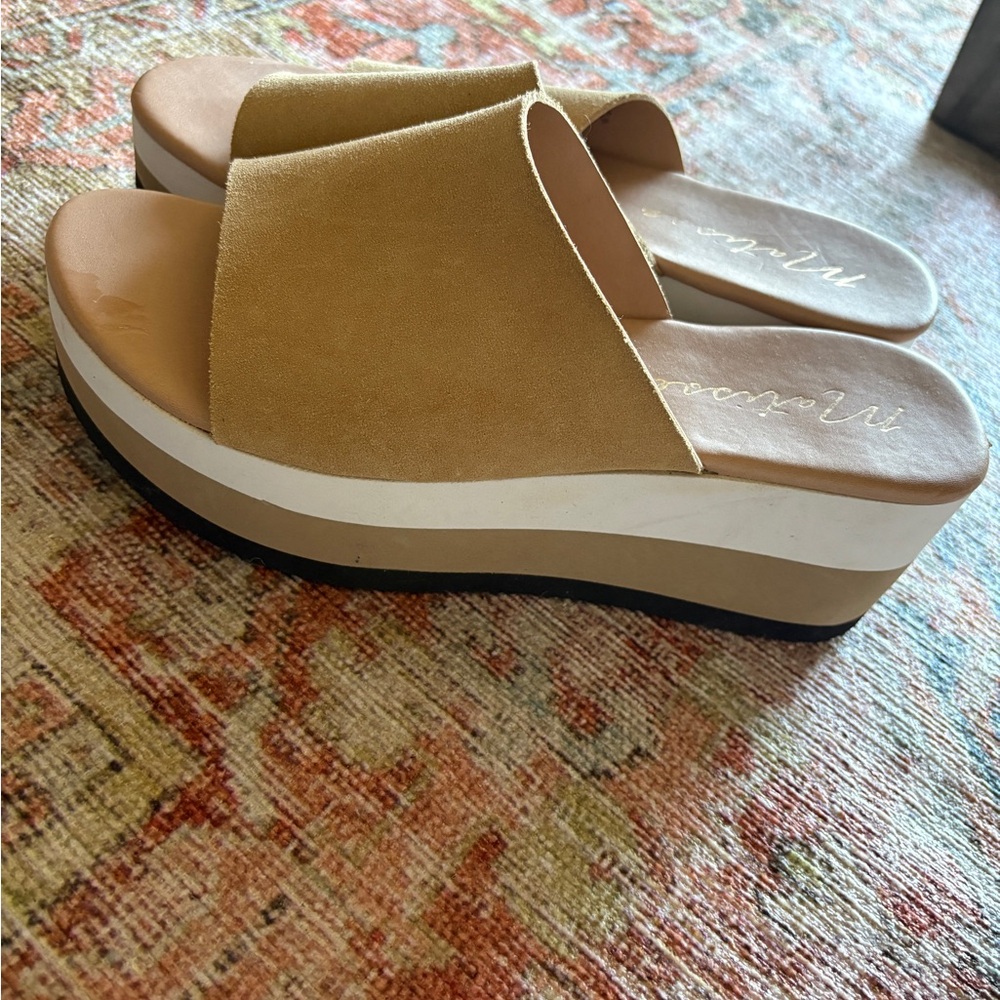 Women's Tan Platform Sandals